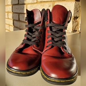 Dr. Martens Leyton Oxblood size 7